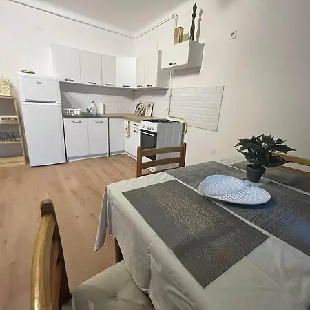 Large Comfy Flat W/ Buda Location * Budapest